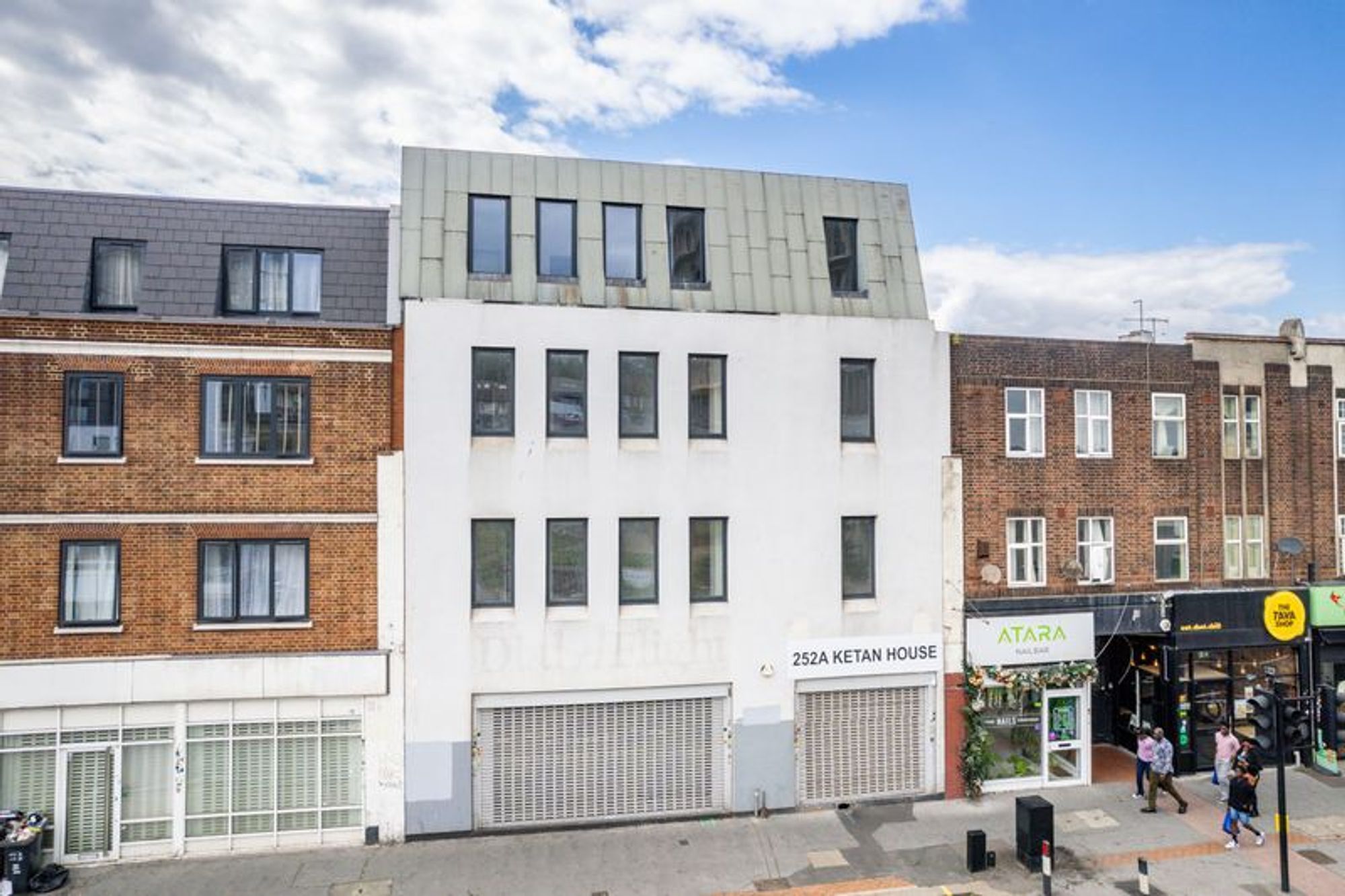 Flat High Street in Greater London