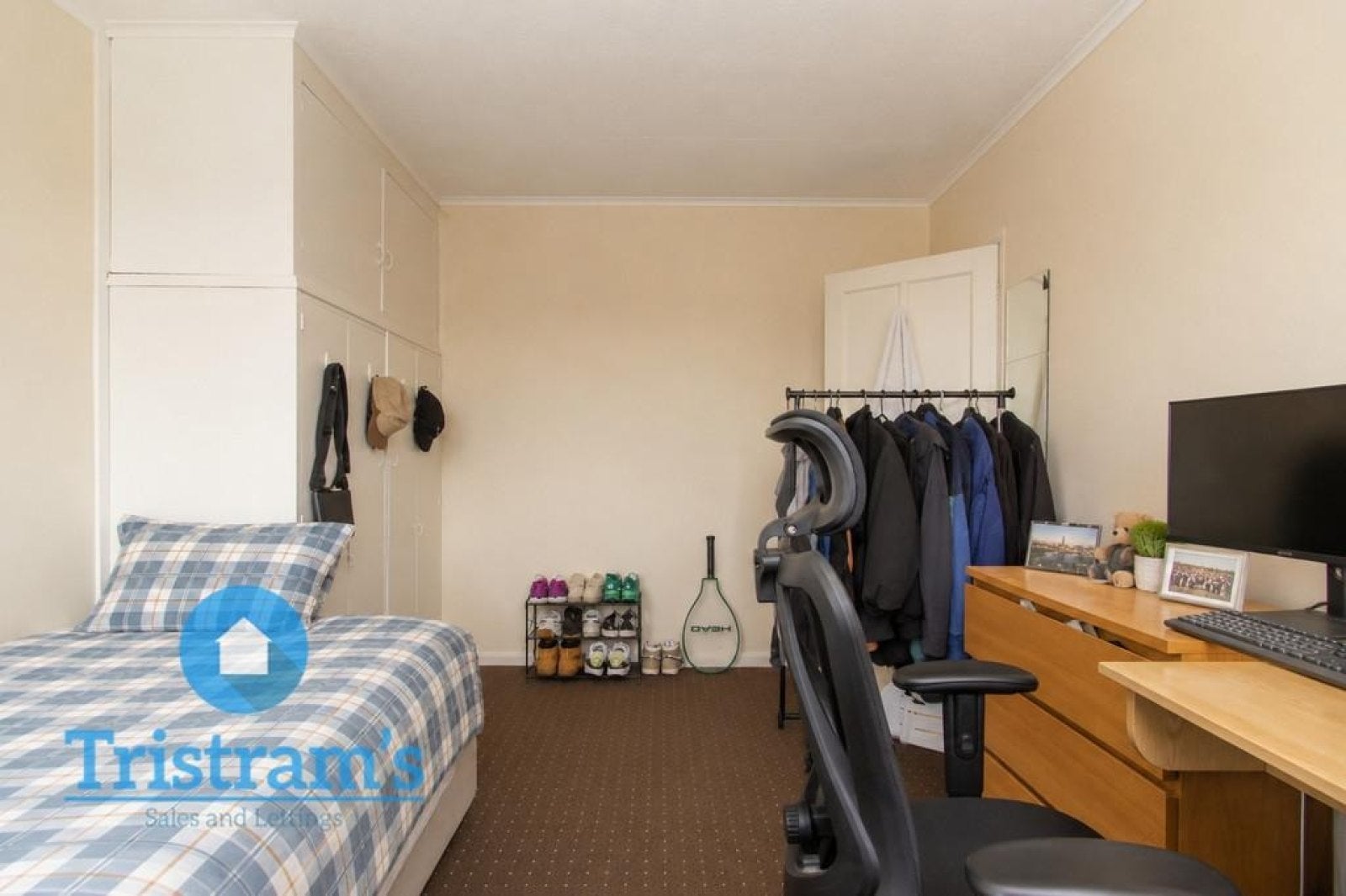 Room Runswick Drive in Nottingham