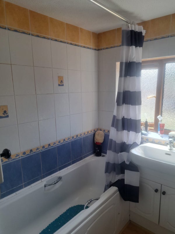 Room Oaktree Crescent in Bristol
