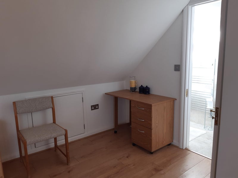 Room Teevan Road in Greater London