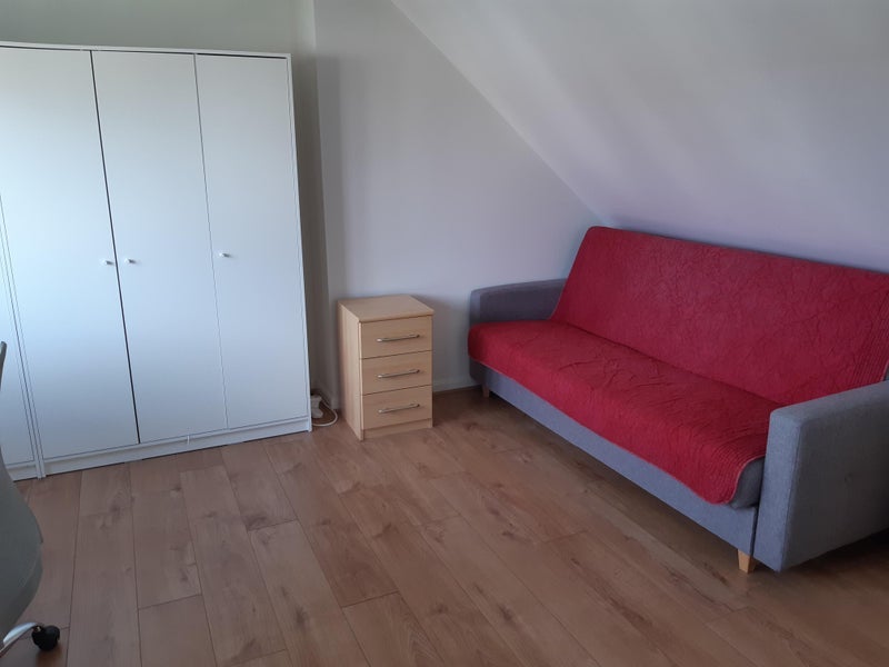 Room Teevan Road in Greater London