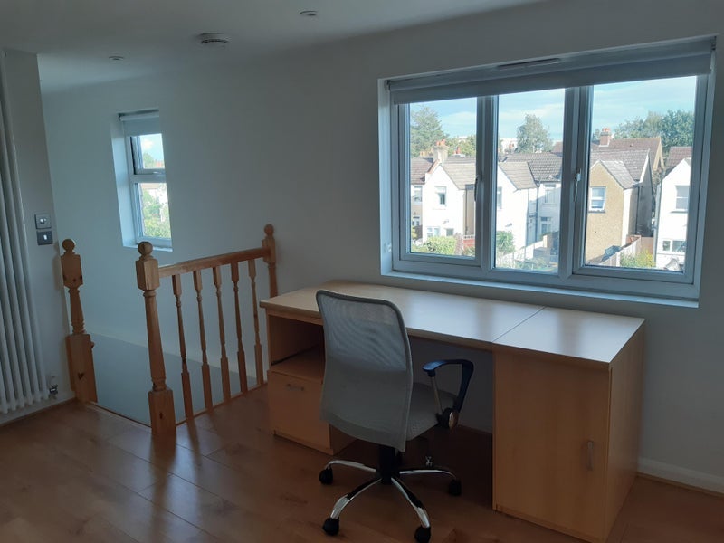 Room Teevan Road in Greater London