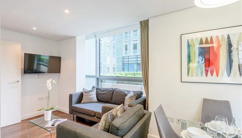 Flat Merchant Square in London