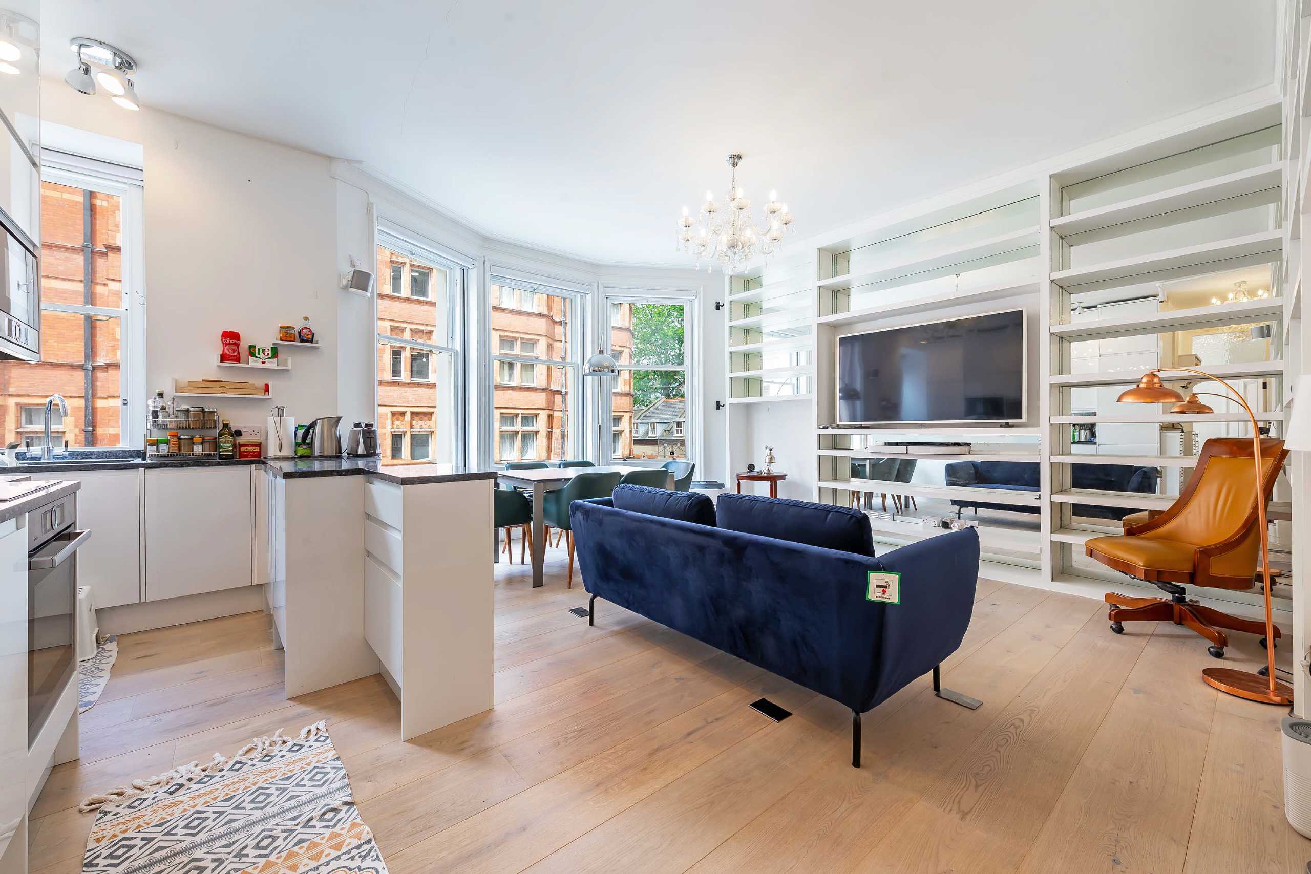Flat Ridgmount Gardens in Greater London