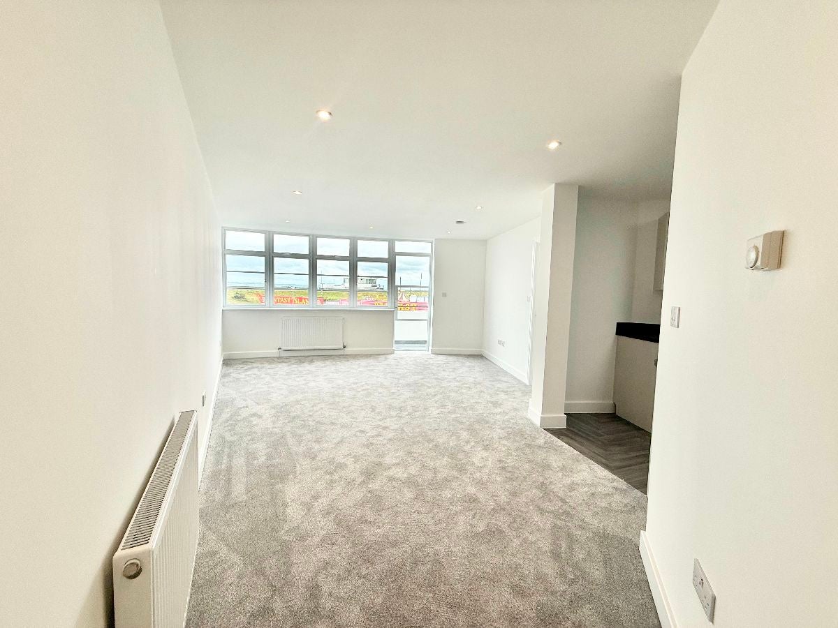 Flat Eastern Esplanade in Castle Point
