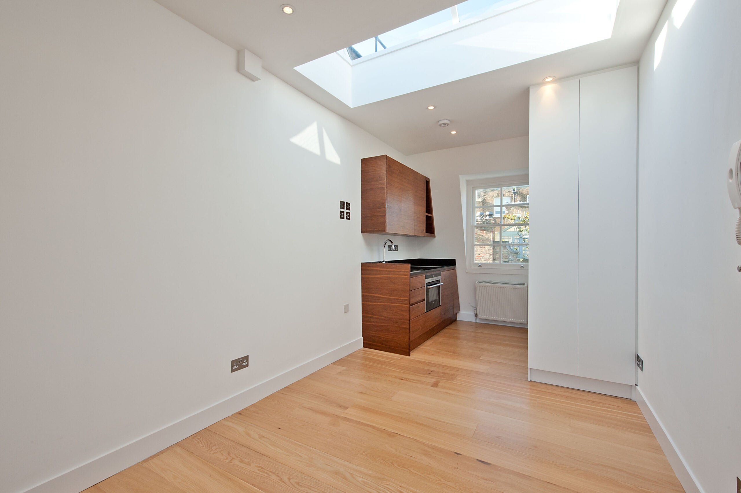 Flat Woodfall Street in Greater London