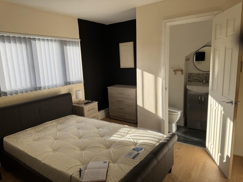 Flat Leopold Road in Liverpool