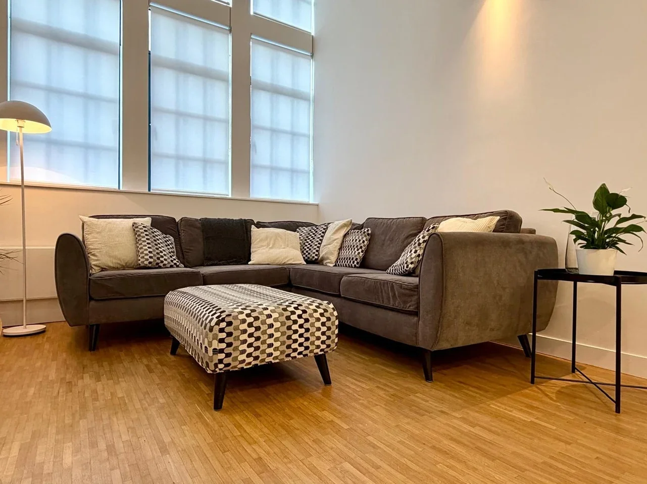 Flat Leather Lane in Greater London