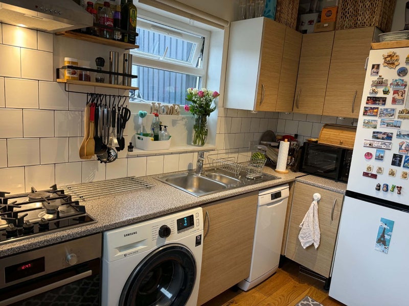 Room Northfield Avenue in Greater London