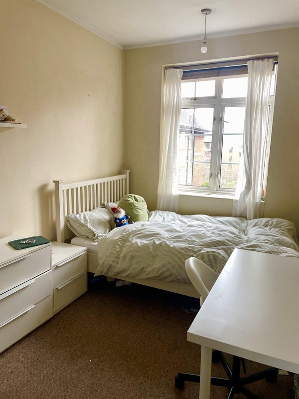Room Hartington Road in Greater London