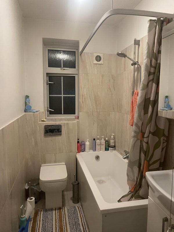 Room Hartington Road in Greater London
