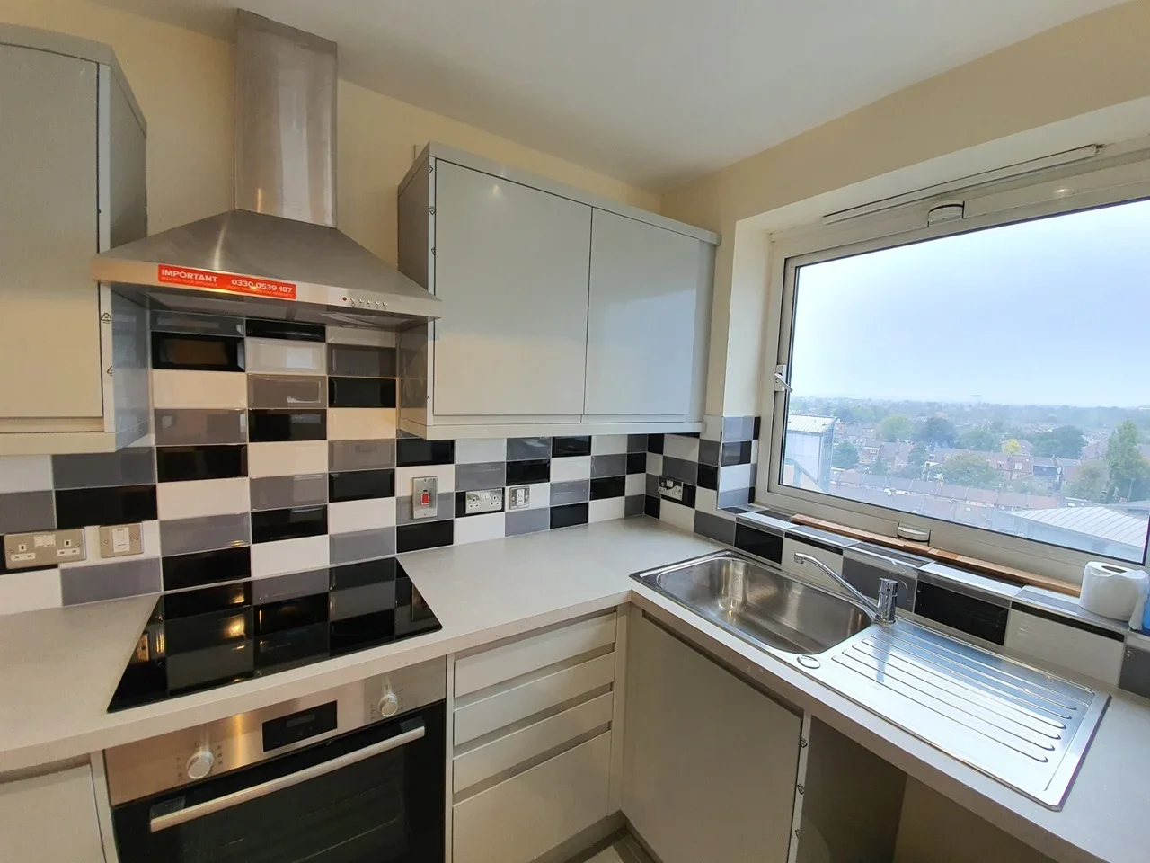 Flat Hainault Street in Greater London