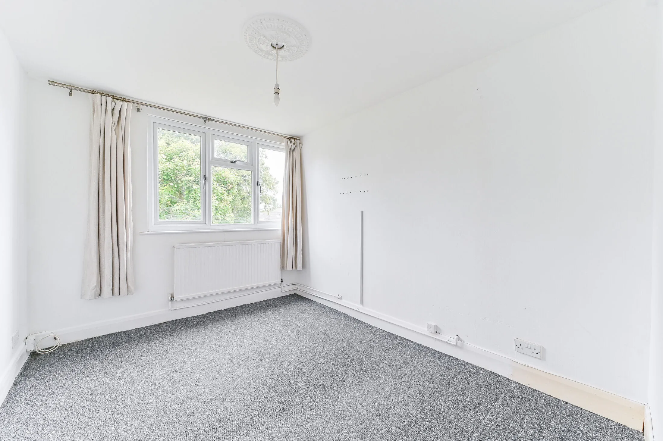 Flat Thornhill Road in Greater London