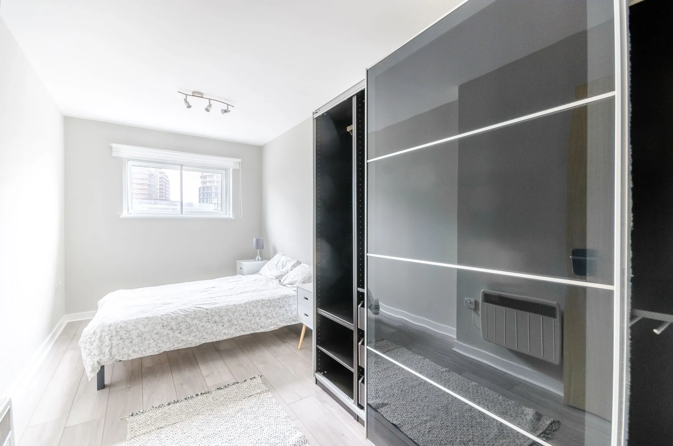 Flat Queenstown Road in Greater London