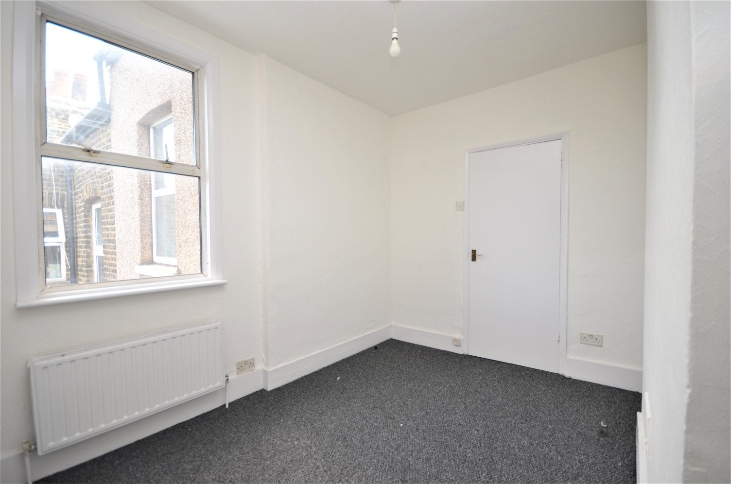 Flat Gurdon Road in Greater London