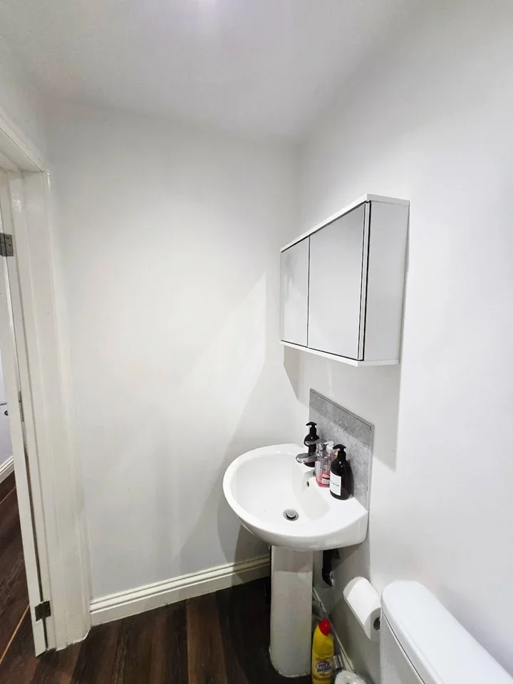 Flat Alma Place in Greater London