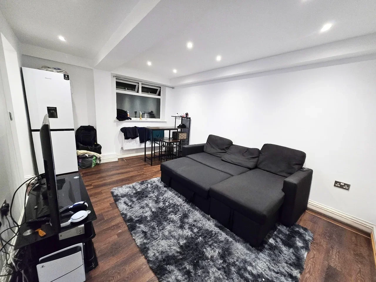 Flat Alma Place in Greater London