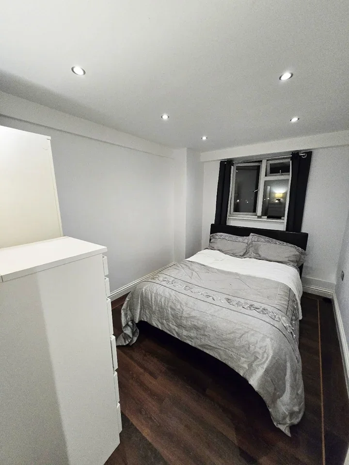 Flat Alma Place in Greater London