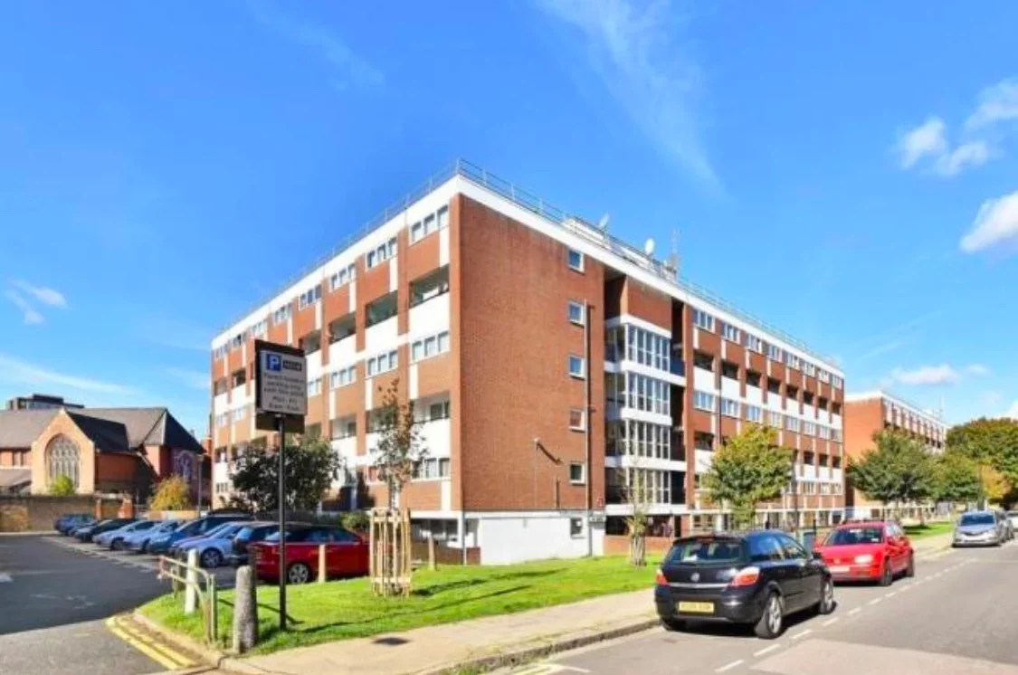 Room St Albans Terrace in Greater London