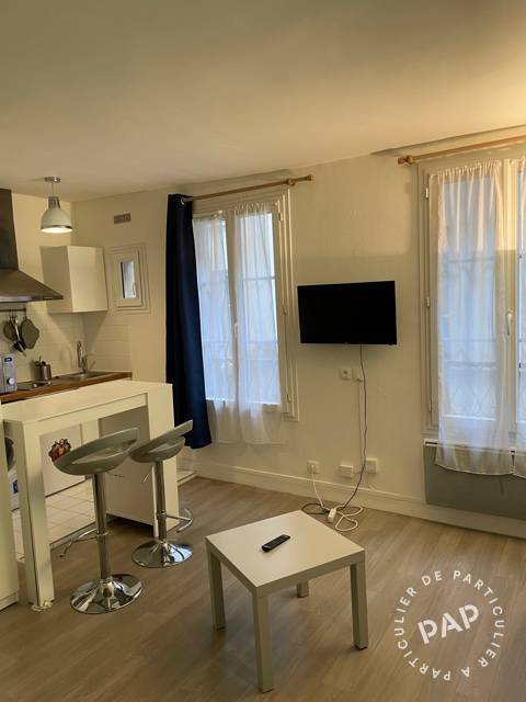 Room Rue Brochant in Paris