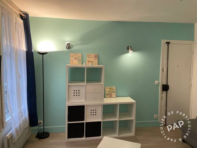 Room Rue Brochant in Paris