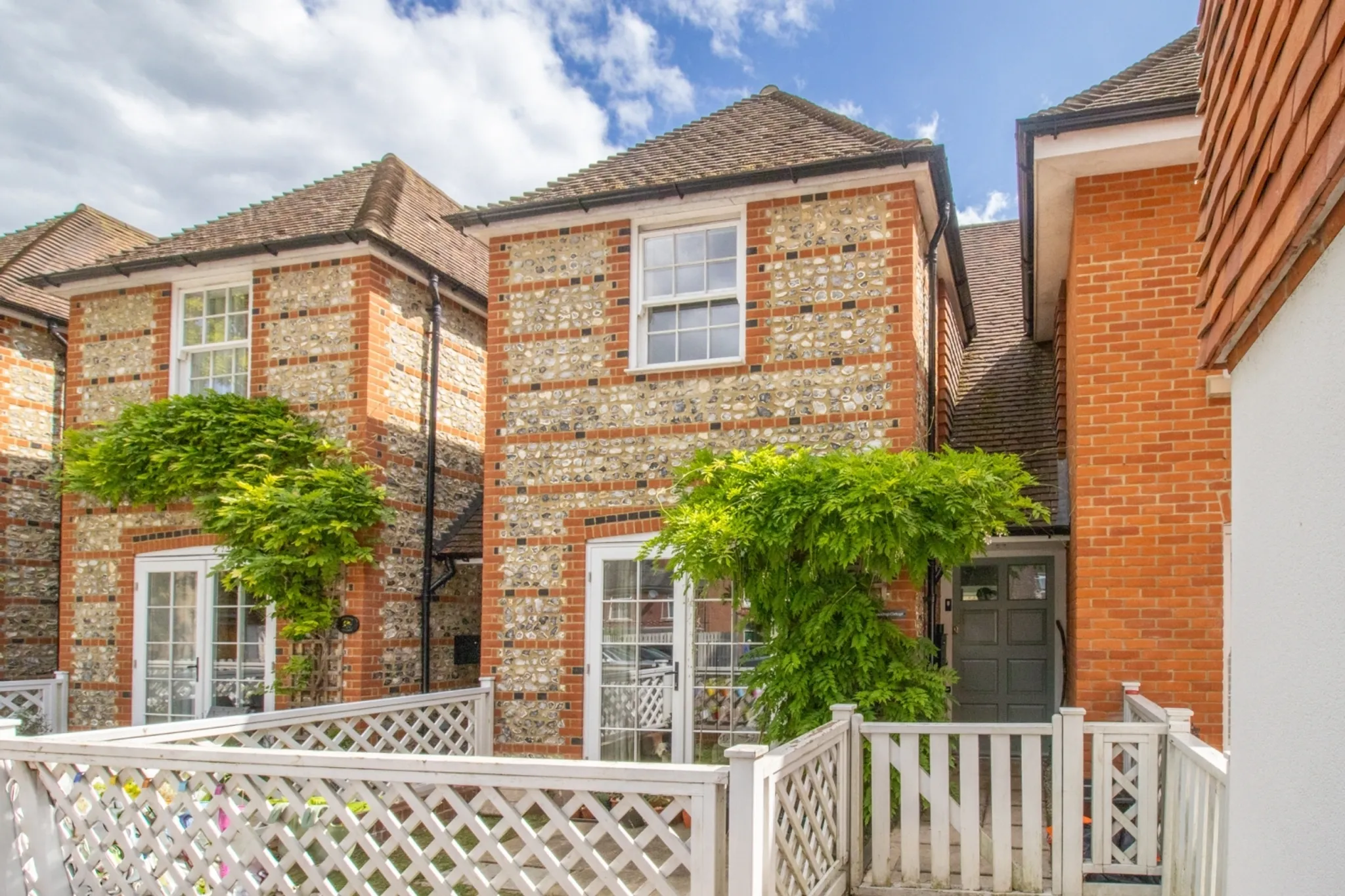 House Jacklyns Lane in Winchester