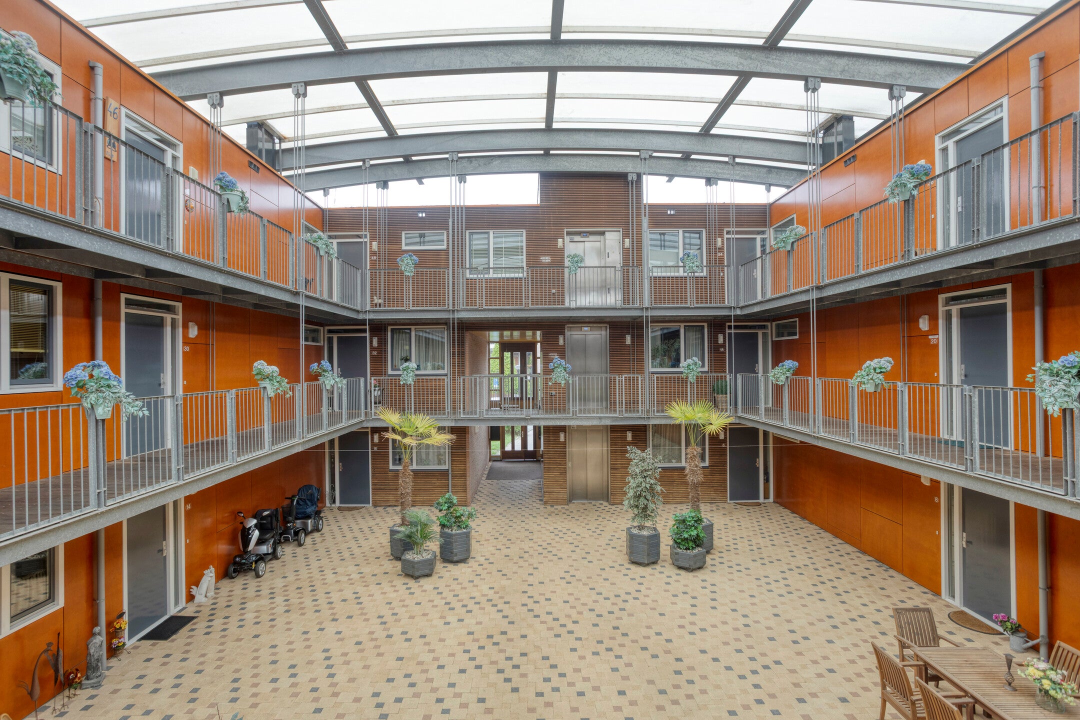 Appartement te koop: van Duivenvoordestraat, Heerhugowaard