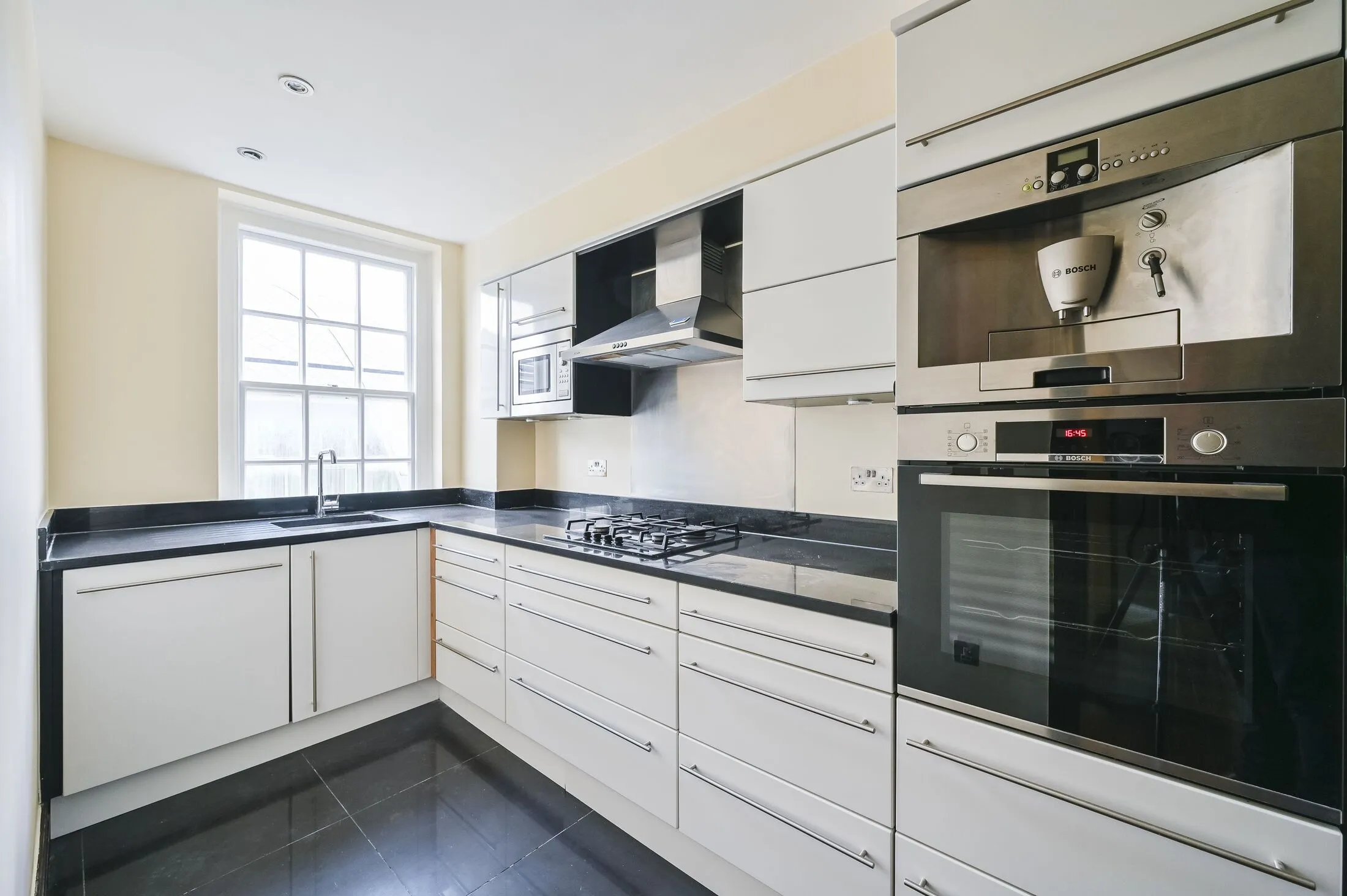 Flat Great Cumberland Place in City of Westminster