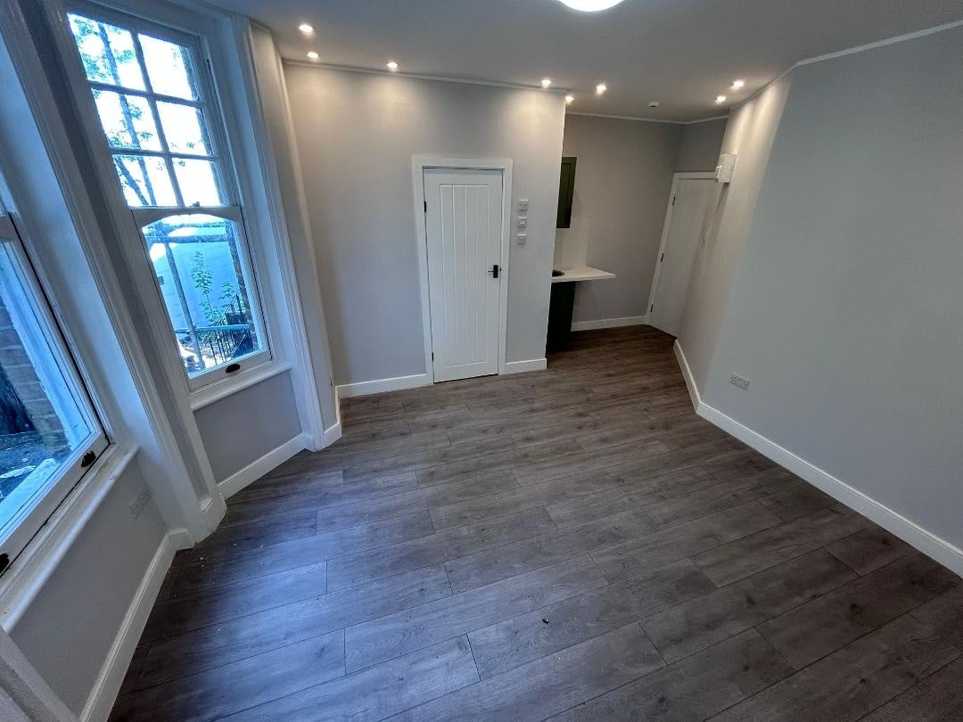 Room Fortis Green Road in Greater London