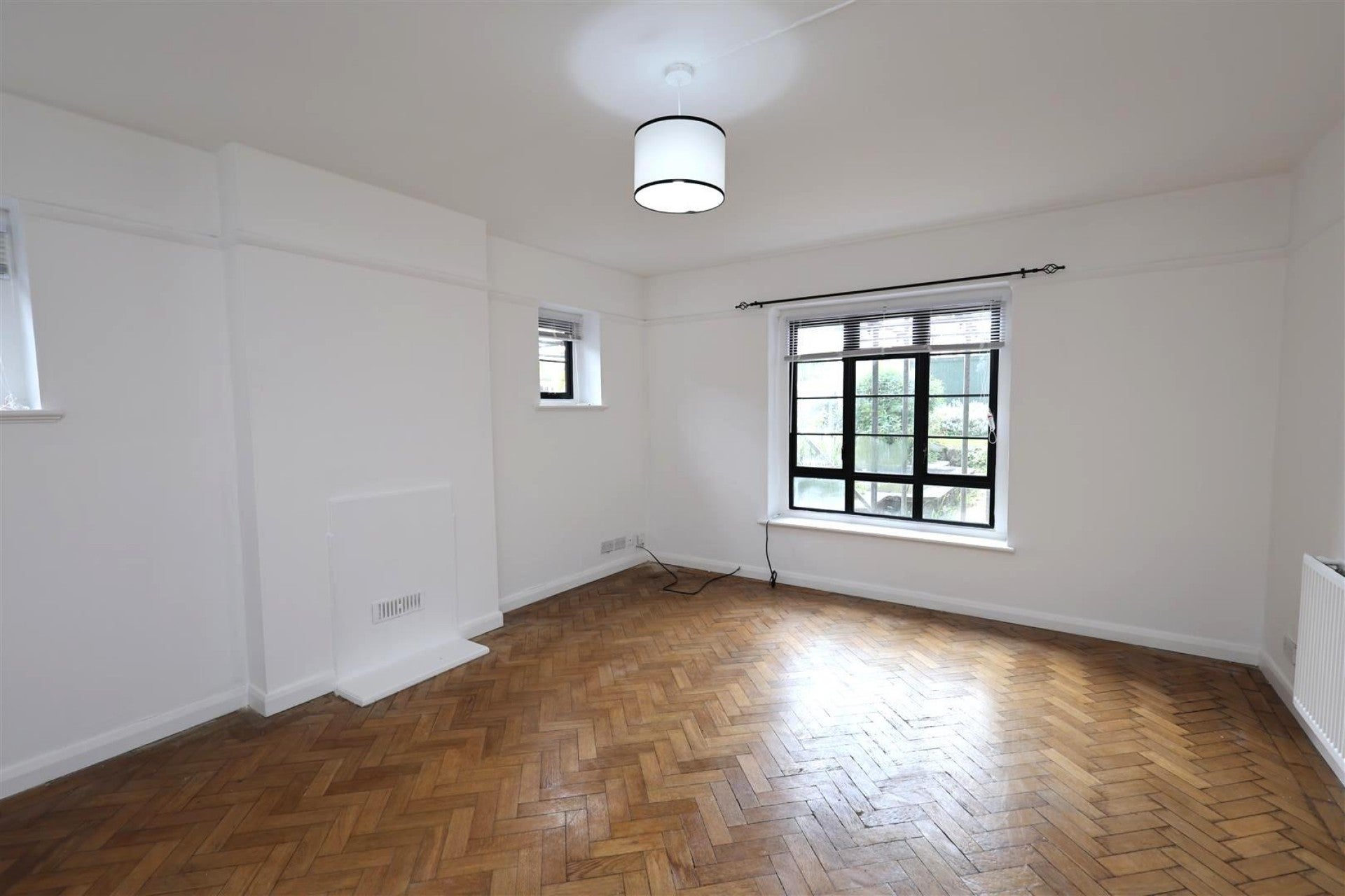 Flat Pembroke Road in Sevenoaks