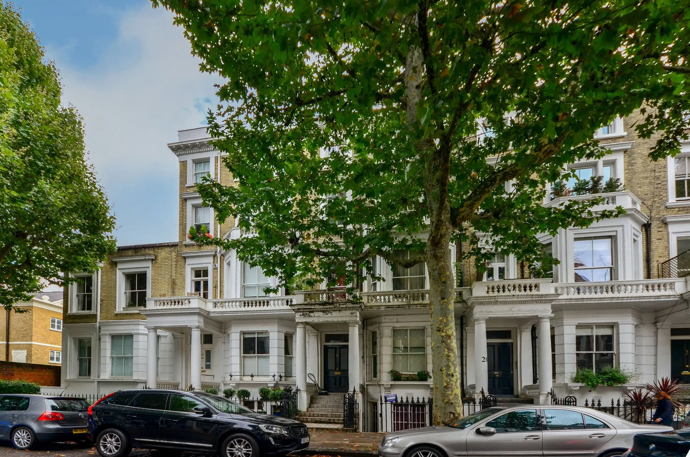 Flat Marloes Road in Greater London