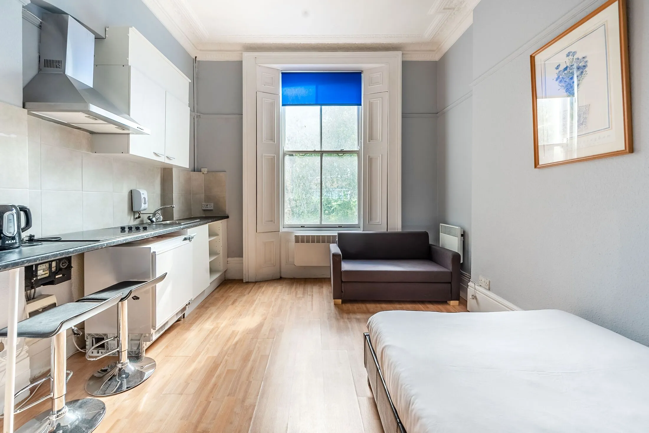 Flat Marloes Road in Greater London