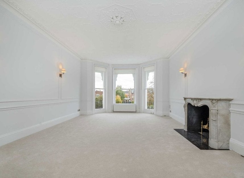 Flat Holland Park in Greater London