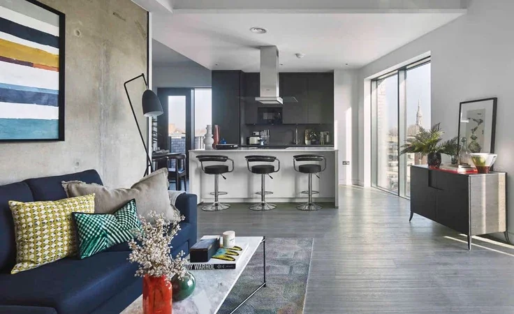 Flat Holywell Lane in Greater London