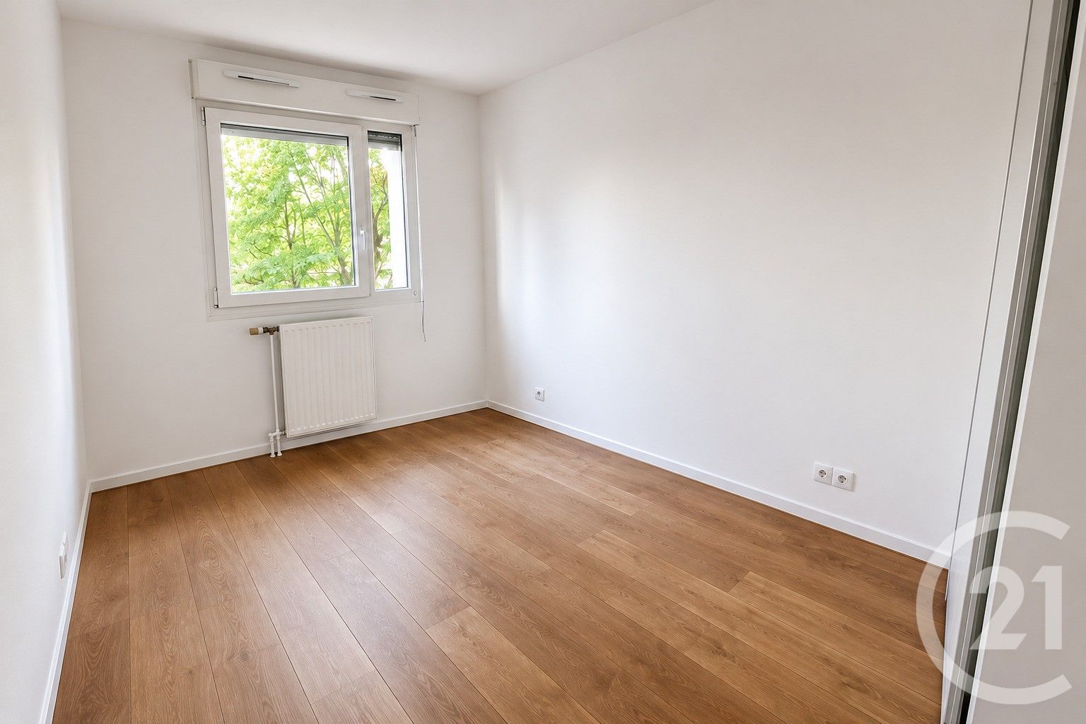 Flat Promenade du Millénaire in Courbevoie