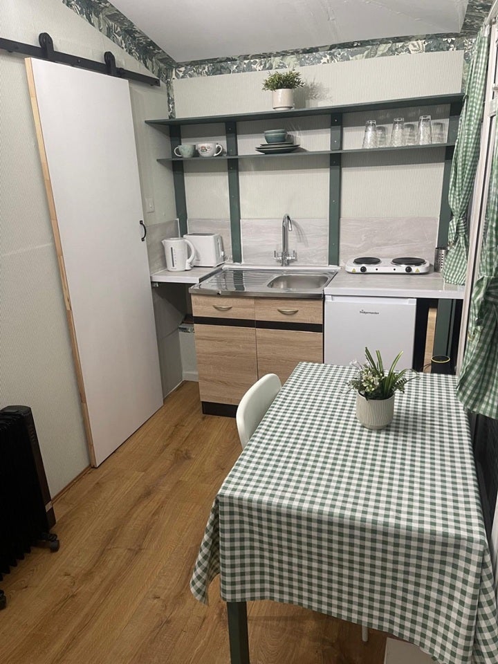 Flat Glengall Road in Greater London
