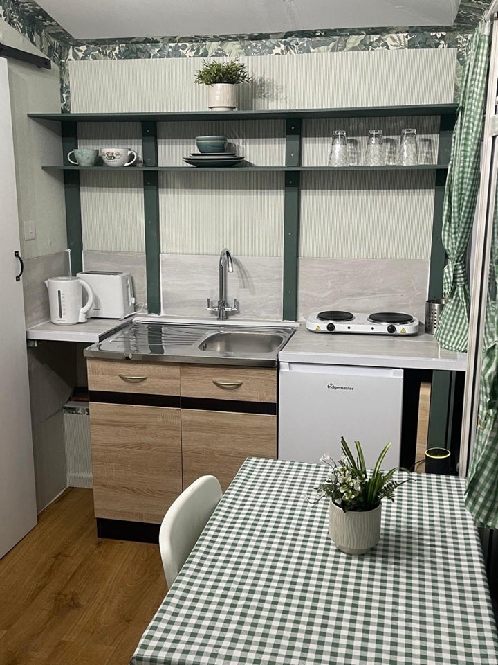 Flat Glengall Road in Greater London