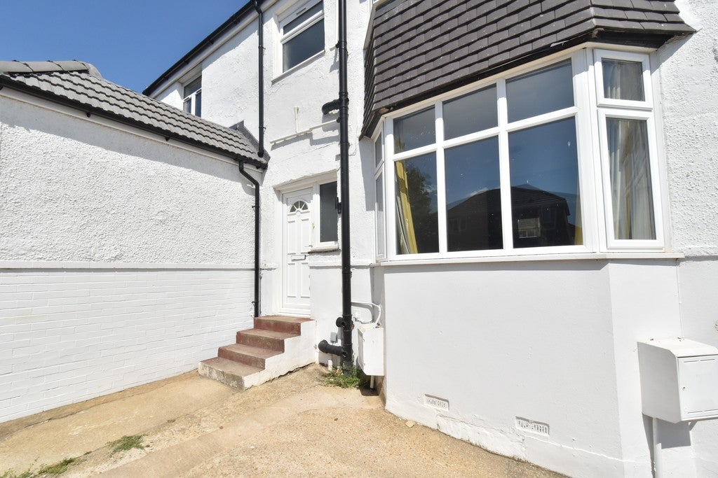 Flat Margery Road in Portslade by Sea