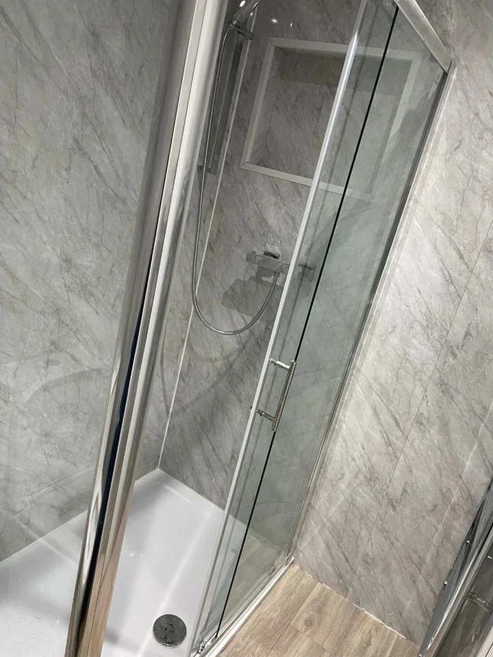 Room Powder Mill Lane in Greater London