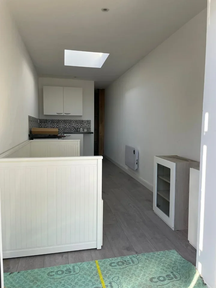 Room Powder Mill Lane in Greater London