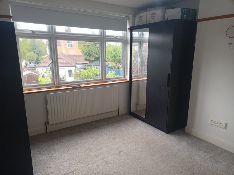 Room Grand Drive in Greater London