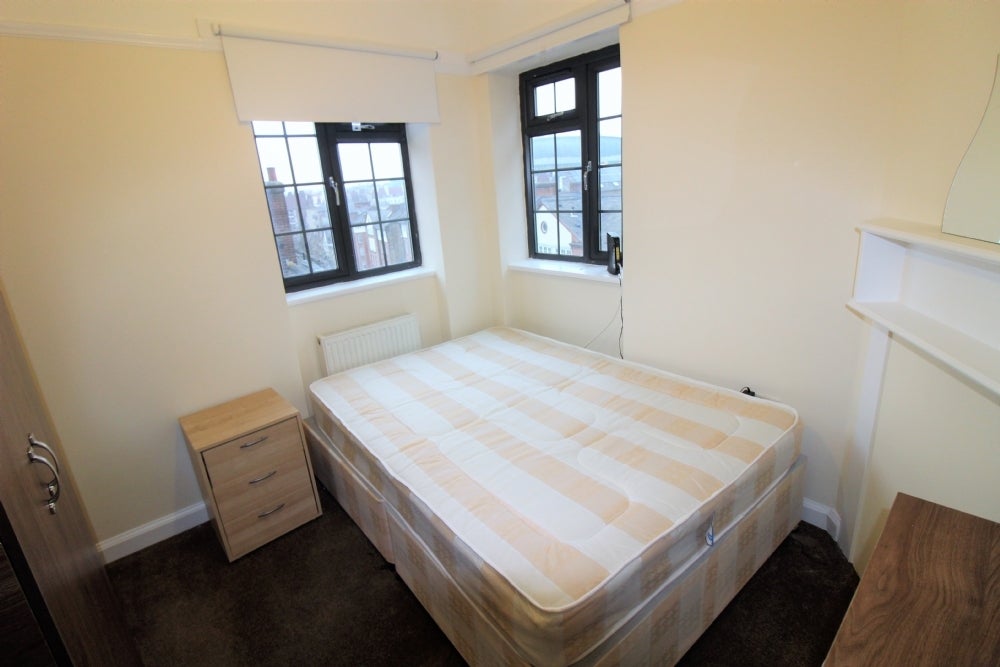 Flat Eversholt Street in Greater London