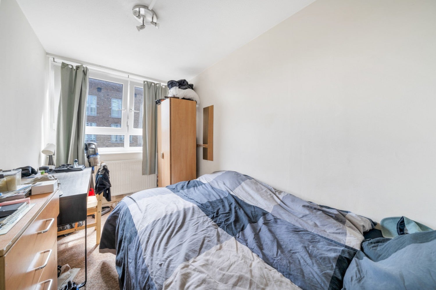 Flat York Road in Greater London