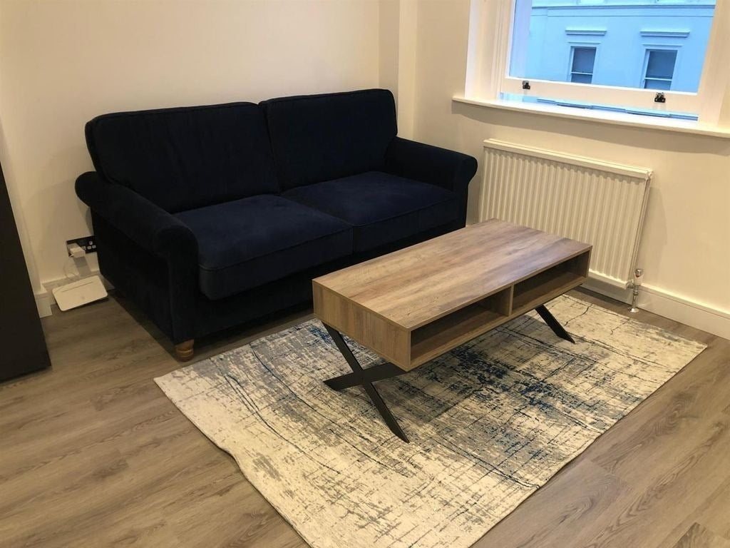 Flat Gloucester Terrace in City of Westminster