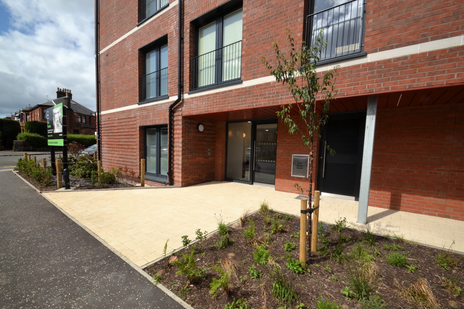 Flat Earlspark Avenue in Glasgow