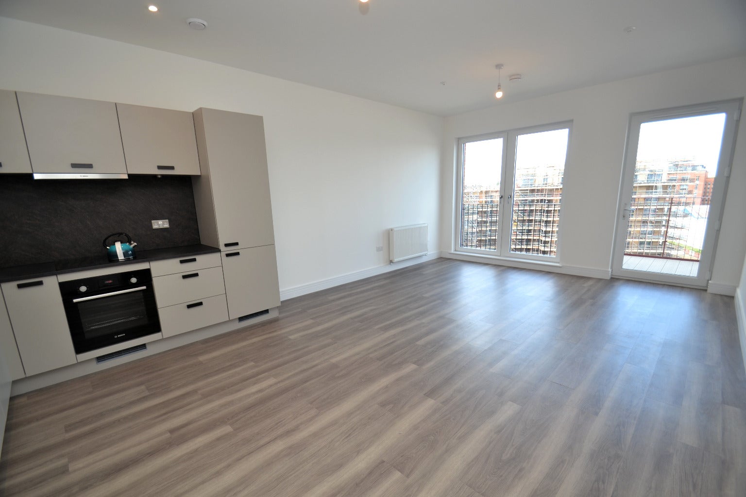 Flat Earlspark Avenue in Glasgow