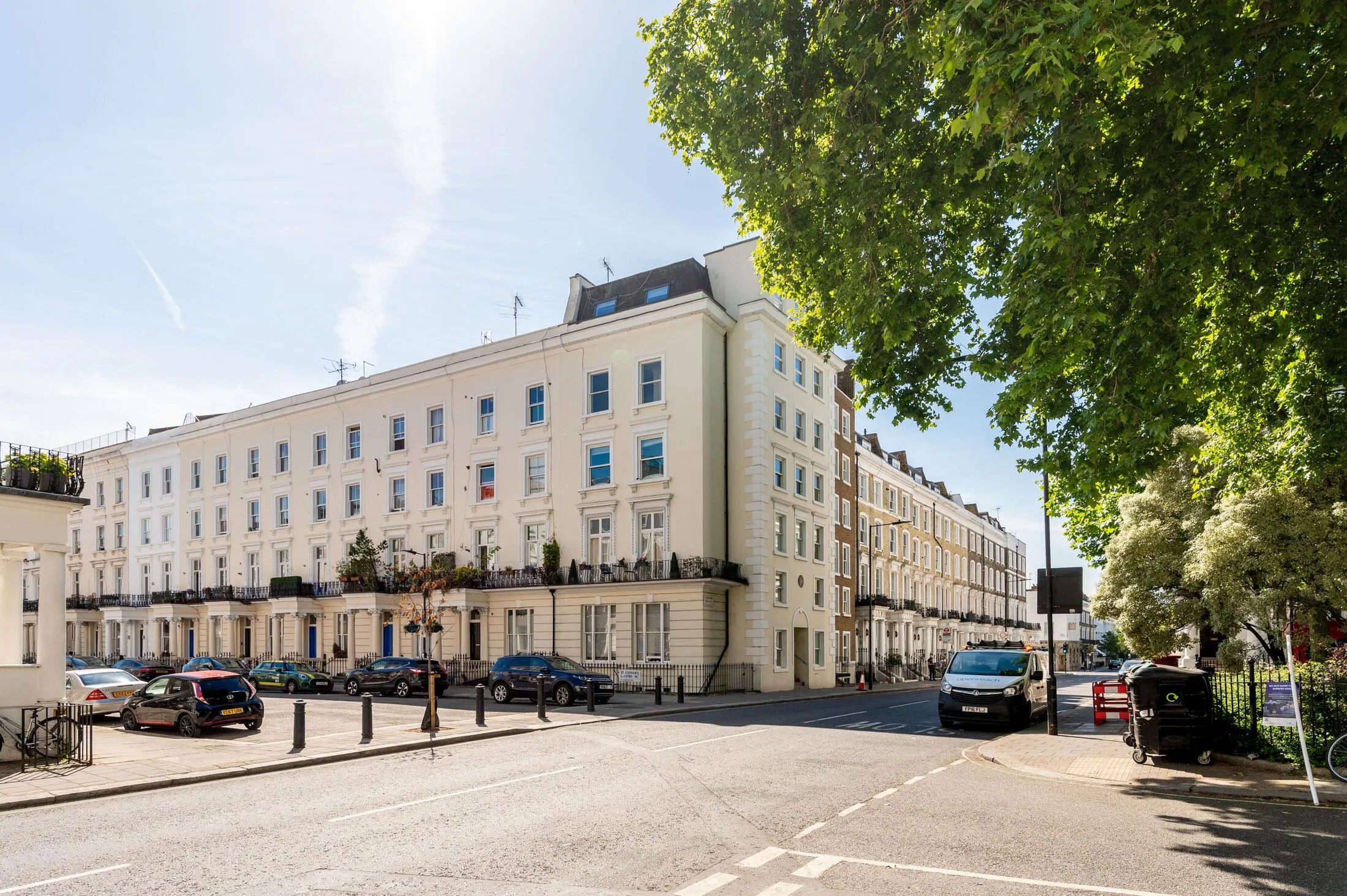 Flat Chepstow Road in City of Westminster