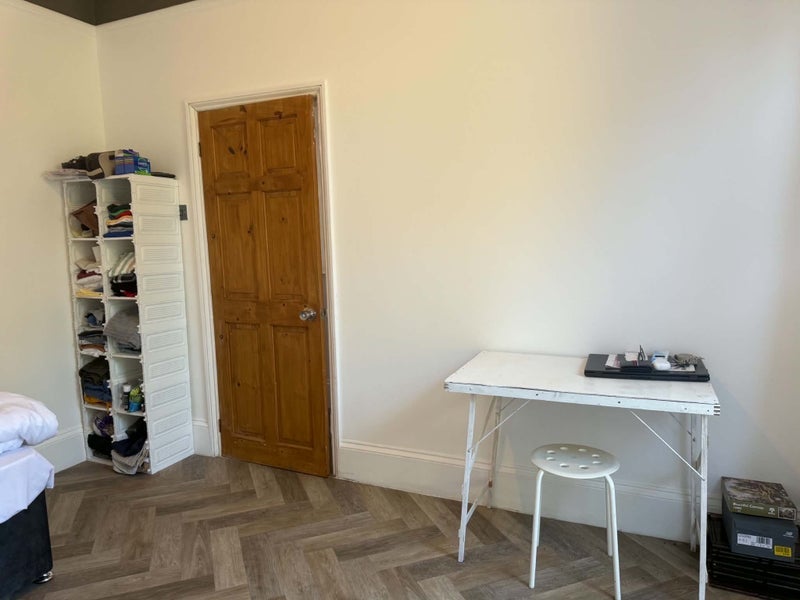 Room Compton Street in Chesterfield