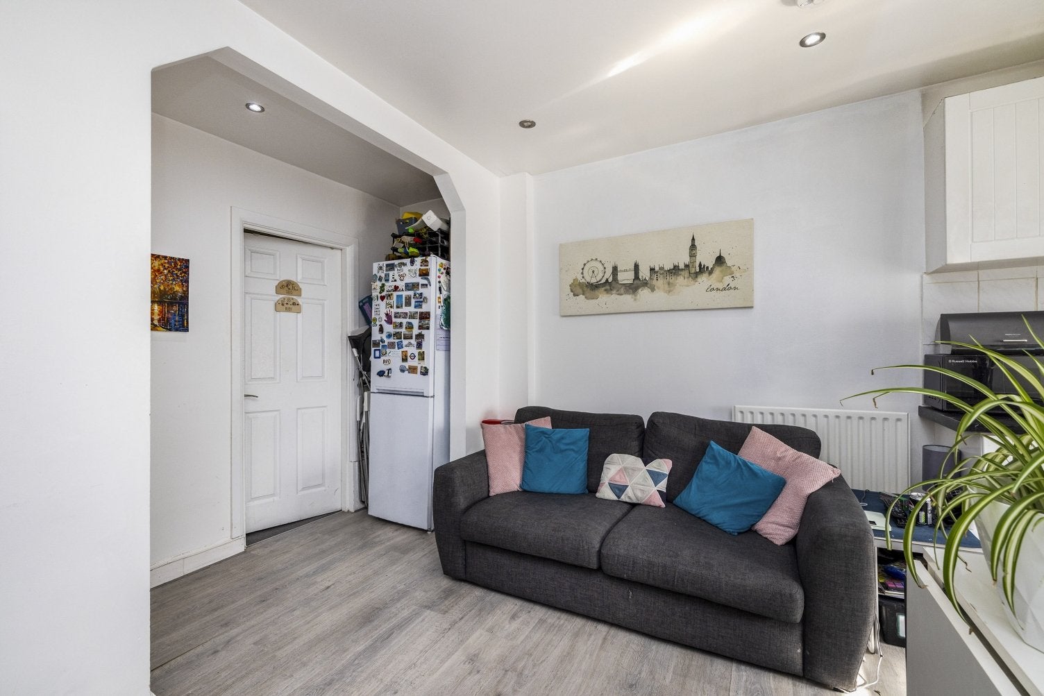 Flat Merrow Street in Greater London