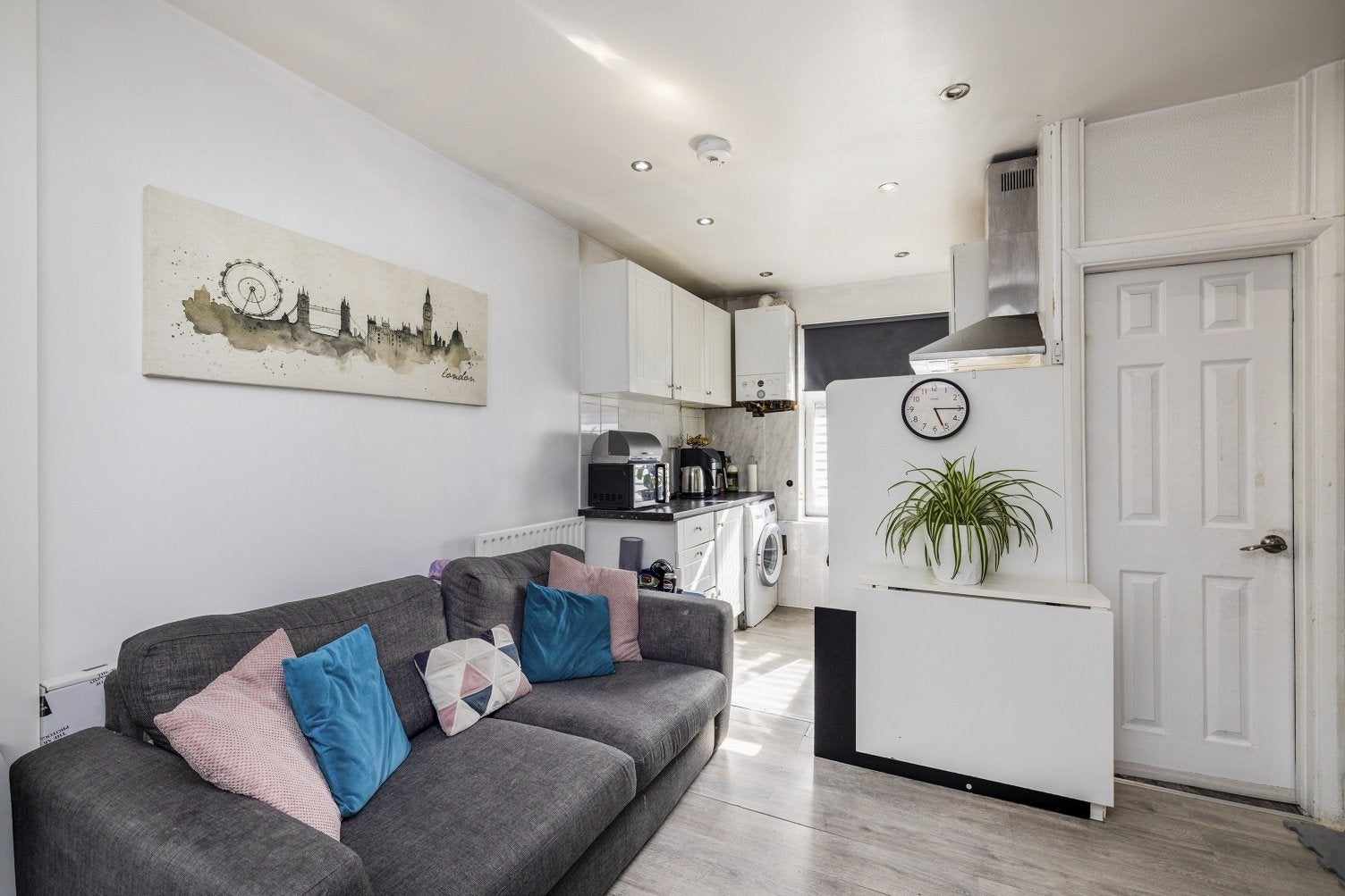 Flat Merrow Street in Greater London